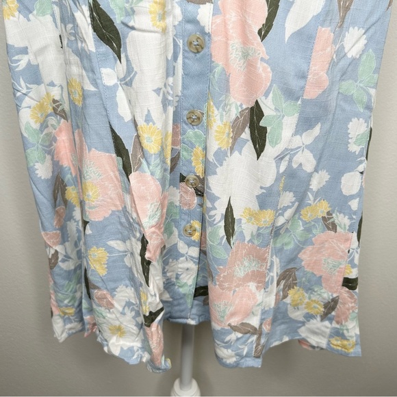 New Torrid Womens Light Blue & Pink Floral Button-Up Tank Top Plus Size 3/3X NWT - Picture 4 of 10